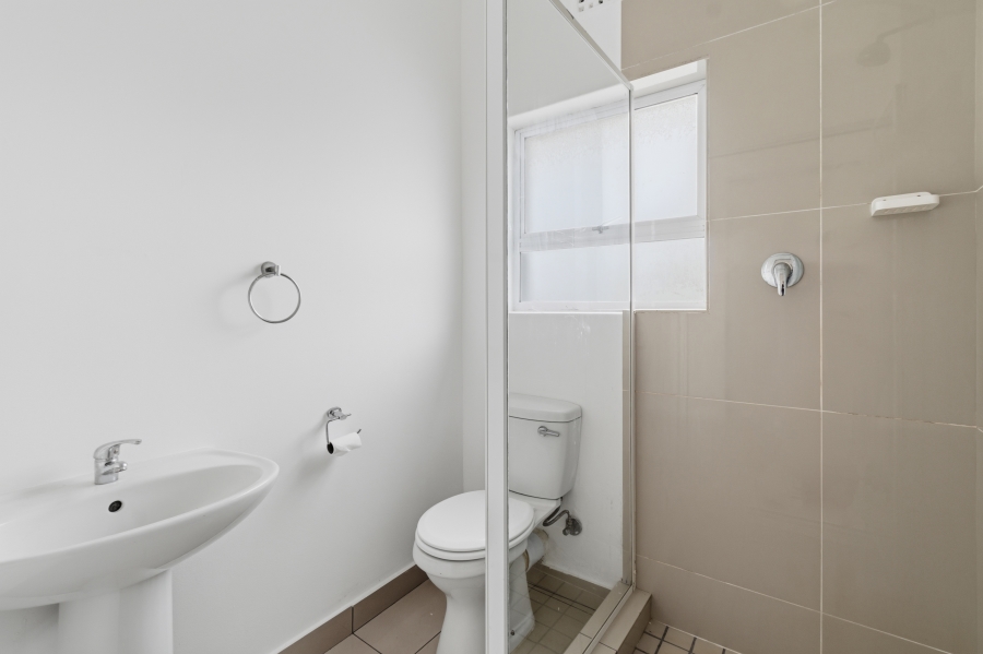 1 Bedroom Property for Sale in Heathfield Western Cape